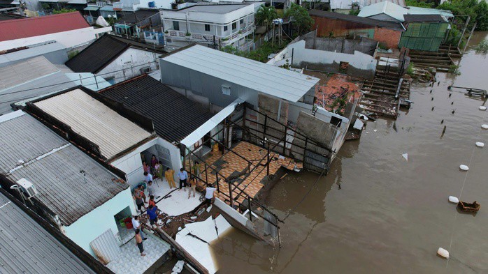 VIDEO: Nước mắt sau vụ sạt lở trong đêm ở Cà Mau - 1