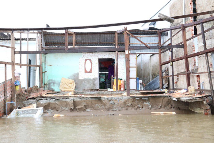 VIDEO: Nước mắt sau vụ sạt lở trong đêm ở Cà Mau - 6