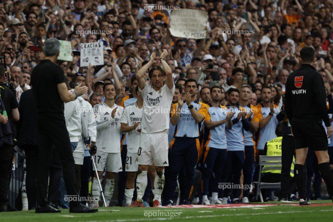 Khác với nhiều đồng nghiệp còn sức hút về những nơi an nhàn, Modric chọn đến môi trường khắc nghiệt Serie A. Ảnh: EPA