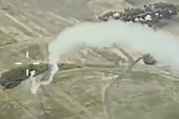 UAV Ukraine né tên lửa phòng không của Nga, chỉ điểm tấn công trả đũa