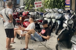 Chợ xe máy cũ lớn nhất Hà Nội “đóng băng” sau thông tin cấm xe máy xăng