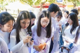 Điểm sàn giảm mạnh, xem xét điều chỉnh điểm tổ hợp môn