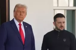 Tổng thống Mỹ Trump và Tổng thống Ukraine Zelensky xem xét  ' siêu thỏa thuận '  trao đổi vũ khí