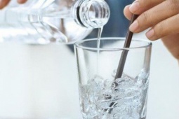 5 thói quen gây hại sức khỏe trong mùa hè