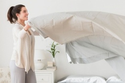Chuyên gia vi sinh tiết lộ tần suất cần giặt vỏ gối, ga giường
