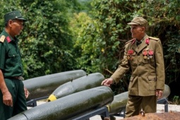 Du lịch - Tổng kho bí mật của bộ đội Trường Sơn được tái hiện sống động trong hang 7 tầng