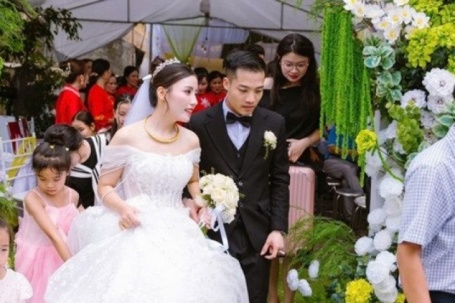 Rước cô hàng xóm trong 30 giây, chú rể Bắc Ninh kể loạt chuyện thú vị ngày cưới