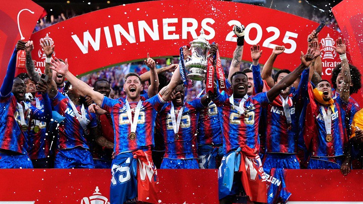 Crystal Palace vẫn còn tia hy vọng cho suất dự Europa League của mình