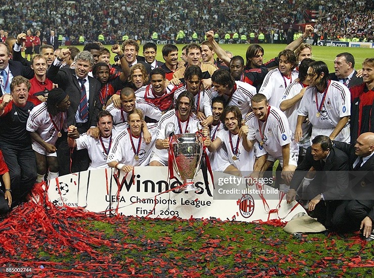 Rivaldo cùng AC Milan giành chức&nbsp;vô địch Champions League 2002-2003