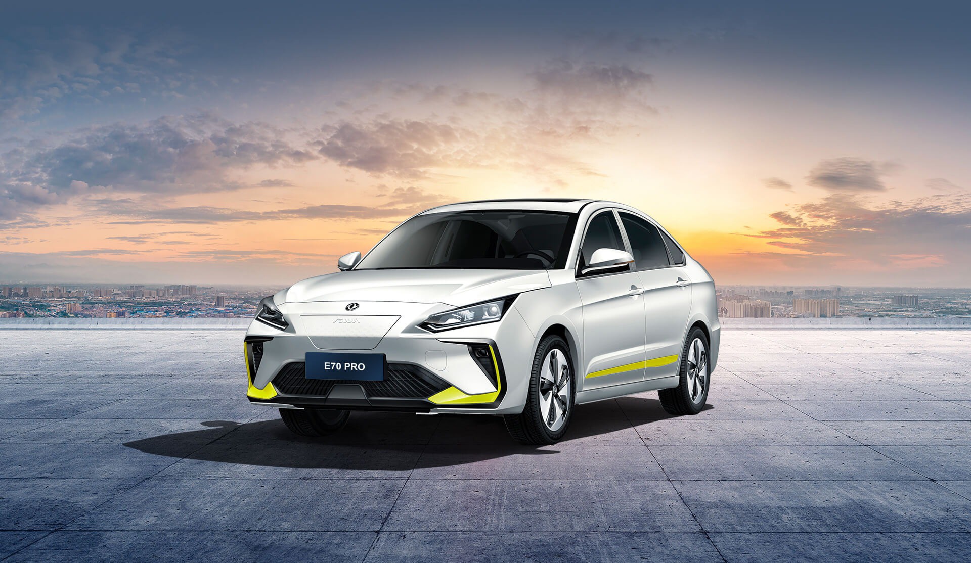 Dongfeng E70 Pro ra mắt.
