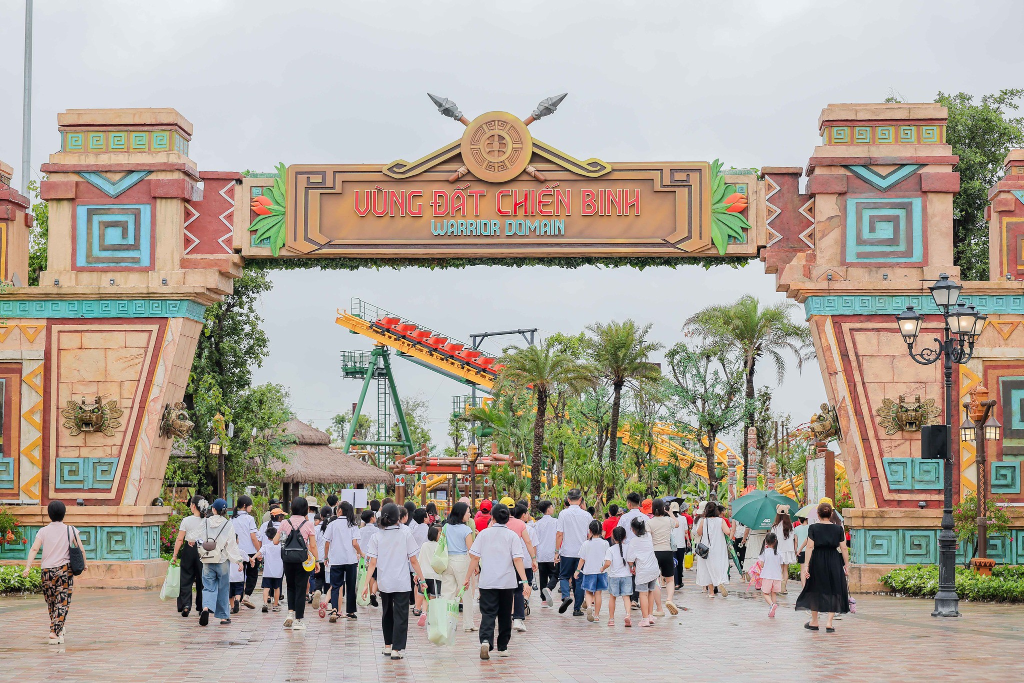 Hệ sinh thái tiện ích quy mô đồ sộ tại Vinhomes Royal Island thu hút lượng khách lớn quanh năm