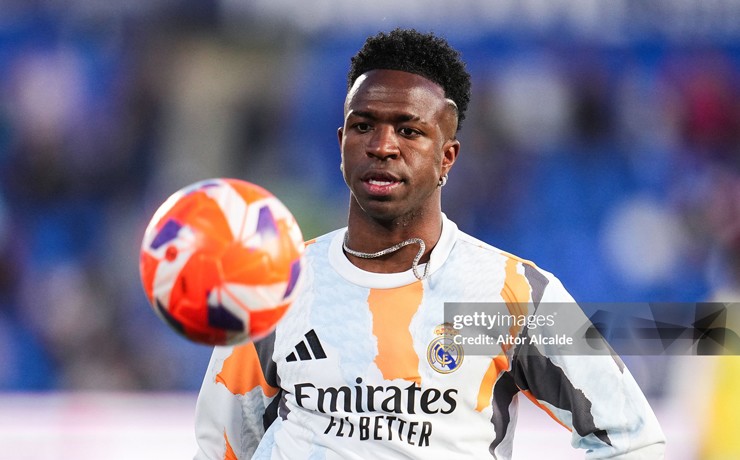 Vinicius đứng trước bản hợp đồng kỉ lục