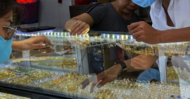 Giá vàng hôm nay, 18-7: Đảo chiều tăng vọt