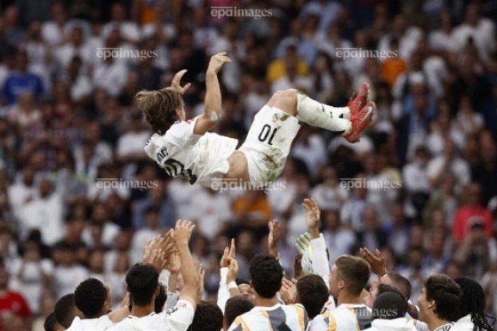 Ngôi sao Luka Modric và bản giao hưởng của những nghệ sĩ bất diệt