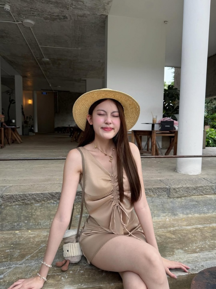 Tăng Mỹ Hàn sở hữu trang Instagram cá nhân với lượng người theo dõi ổn định, nơi cô chia sẻ những khoảnh khắc đời thường, những bộ trang phục yêu thích và những chuyến đi du lịch. Mỗi bài đăng của cô đều nhận được lượng tương tác lớn, chứng tỏ sức hút không hề nhỏ đối với cộng đồng mạng.