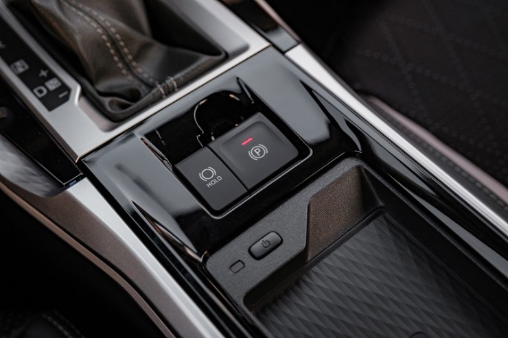 Soi chi tiết các phiên bản Toyota Veloz Cross 2025, giá từ 658 triệu đồng - 8