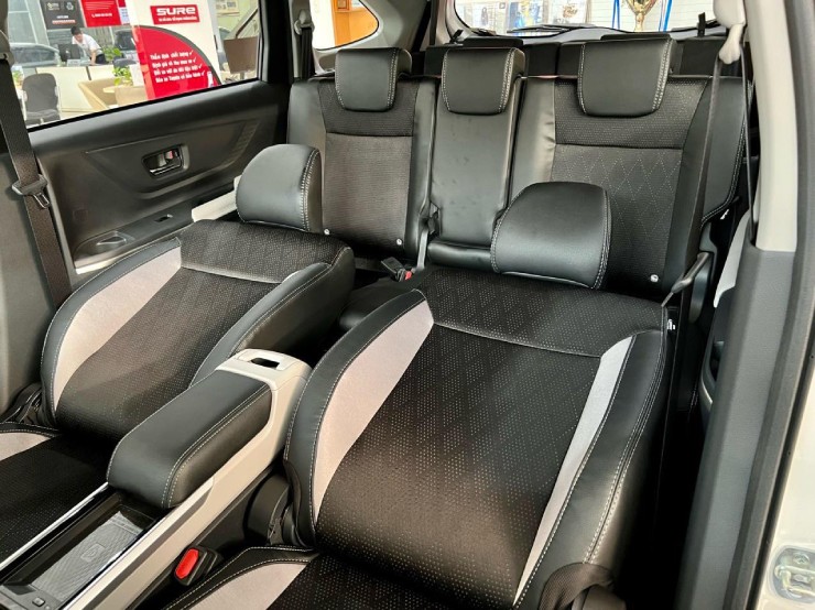 Soi chi tiết các phiên bản Toyota Veloz Cross 2025, giá từ 658 triệu đồng - 10
