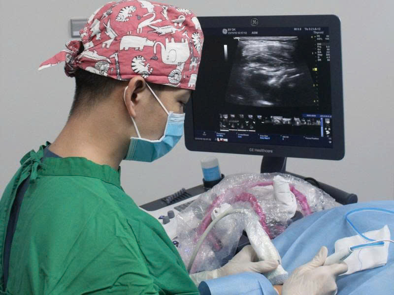 Bác sĩ Lê Lý Trọng Hưng làm chủ kỹ thuật đốt sóng cao tần RFA, VABB và đốt vi sóng (MWA)