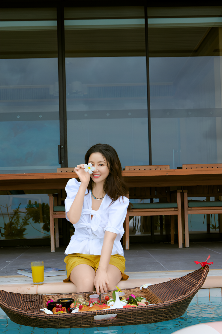 Lâm Tâm Như khoe sắc vóc trước biển - 6
