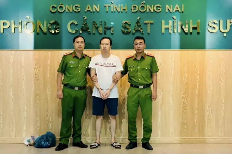 Cơ quan công an bắt giữ Trần Thanh Hải. Ảnh: CAĐN
