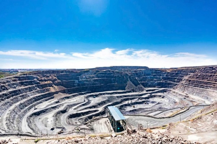 Mỏ Bạch Vân Ngao Bác nằm sâu trong thảo nguyên Nội Mông, được xem là mạch nguồn tài nguyên chiến lược của Trung Quốc, với hàm lượng đất hiếm thuộc hàng cao nhất thế giới. Ảnh: Baidu