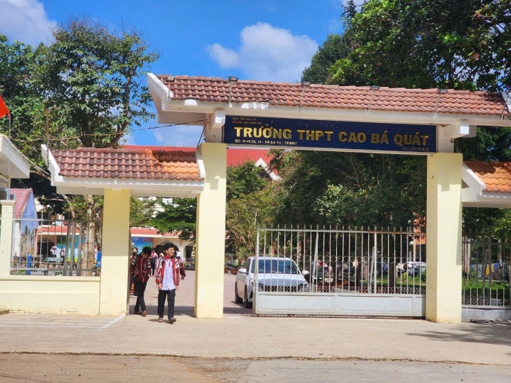 Bốn học sinh của Trường THPT Cao Bá Quát từng bảo lưu kết quả học tập đã đậu tốt nghiệp