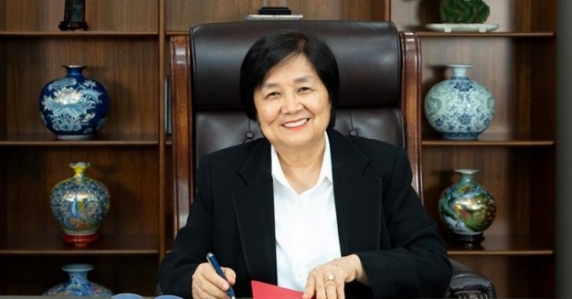 Trước khi bị tố chiếm đoạt cả trăm tỷ đồng, nữ ...