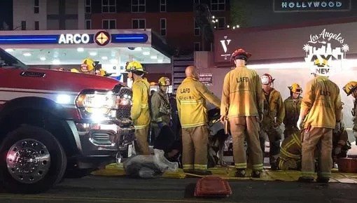 Mỹ: Xe hơi lao vào đám đông, hàng chục người bị thương - 2