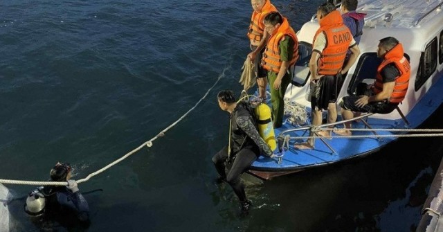 Vụ lật tàu ở Hạ Long: Thợ lặn phát hiện nhiều t...