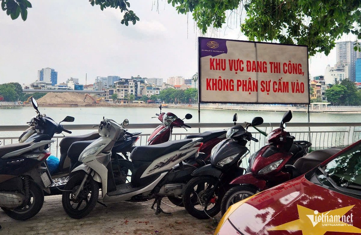 Nghe lời chủ quán, nhiều người ở Hà Nội sững sờ vì bị xử phạt - 1