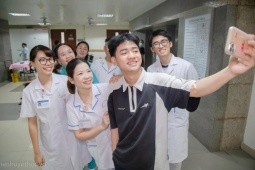 Nam sinh mắc ung thư máu xuất sắc đạt 28 điểm thi THPT Quốc gia