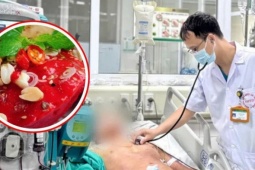 Nhiều người vẫn chủ quan:  ' Tiết canh lợn nhà làm, ăn quen không sao đâu! ' 