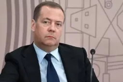 Ông Dmitry Medvedev tuyên bố cứng rắn trước gói trừng phạt mới của châu Âu