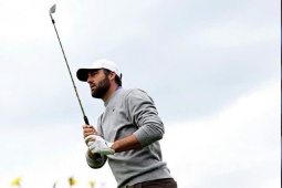 Golfer số 1 hành tinh Scottie Scheffler  " đánh thức bản lĩnh quái vật " , dẫn đầu The Open sau 36 hố