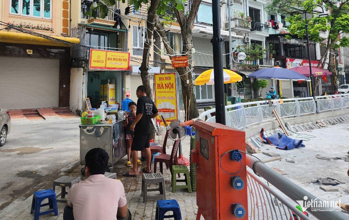 Nghe lời chủ quán, nhiều người ở Hà Nội sững sờ vì bị xử phạt - 4