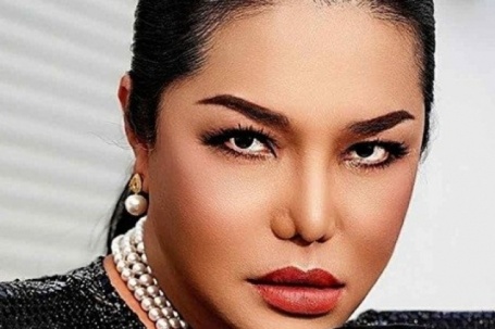Ca sĩ chuyển giới đầu tiên của Việt Nam: 13 năm góa bụa, sưu tập 100 búp bê