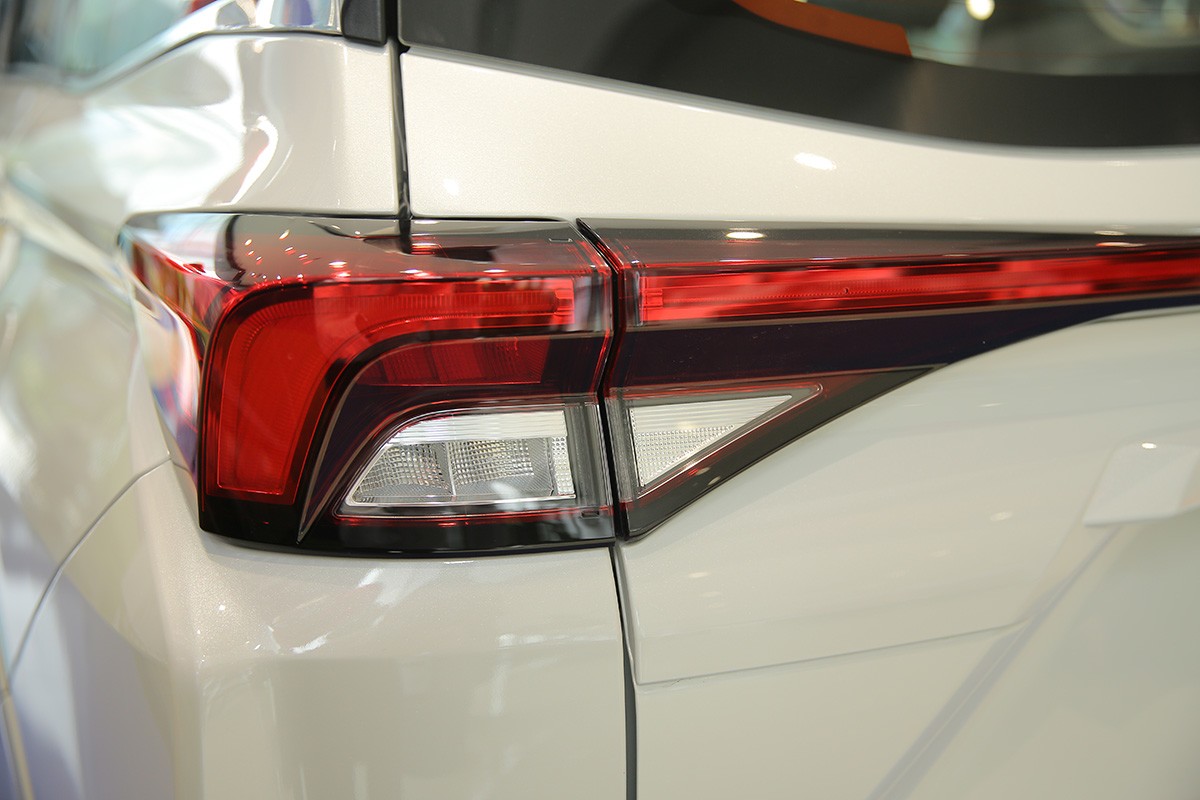 Toyota Veloz Cross giảm giá từ 64 – 70 triệu đồng trong tháng này - 4