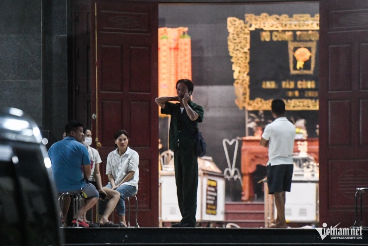 Đêm tang thương ở Quảng Ninh: Người thân quặn lòng nhìn từng thi thể được đưa về bờ - 10