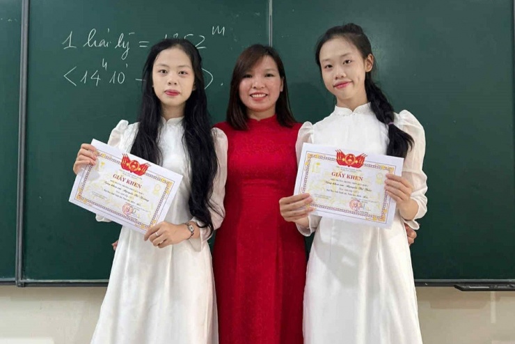 12 năm liền, Thảo và Thương đều là học sinh xuất sắc