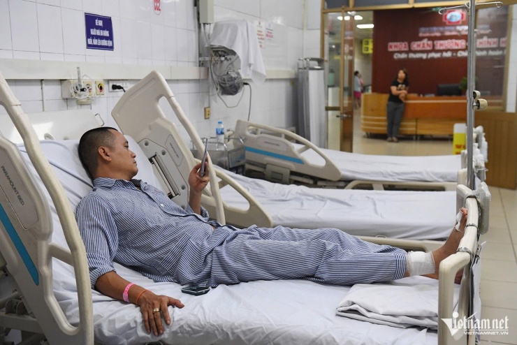 Thuyền viên tàu Vịnh Xanh 58: &#39;Tàu lật úp chỉ trong 10 giây&#39; - 9