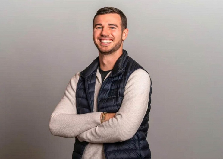 Chàng trai Wes Schroll - CEO 9X người Mỹ đưa startup Fetch từ bờ vực phá sản thành kỳ lân công nghệ trị giá hàng tỷ đô. Ảnh: CNBC 