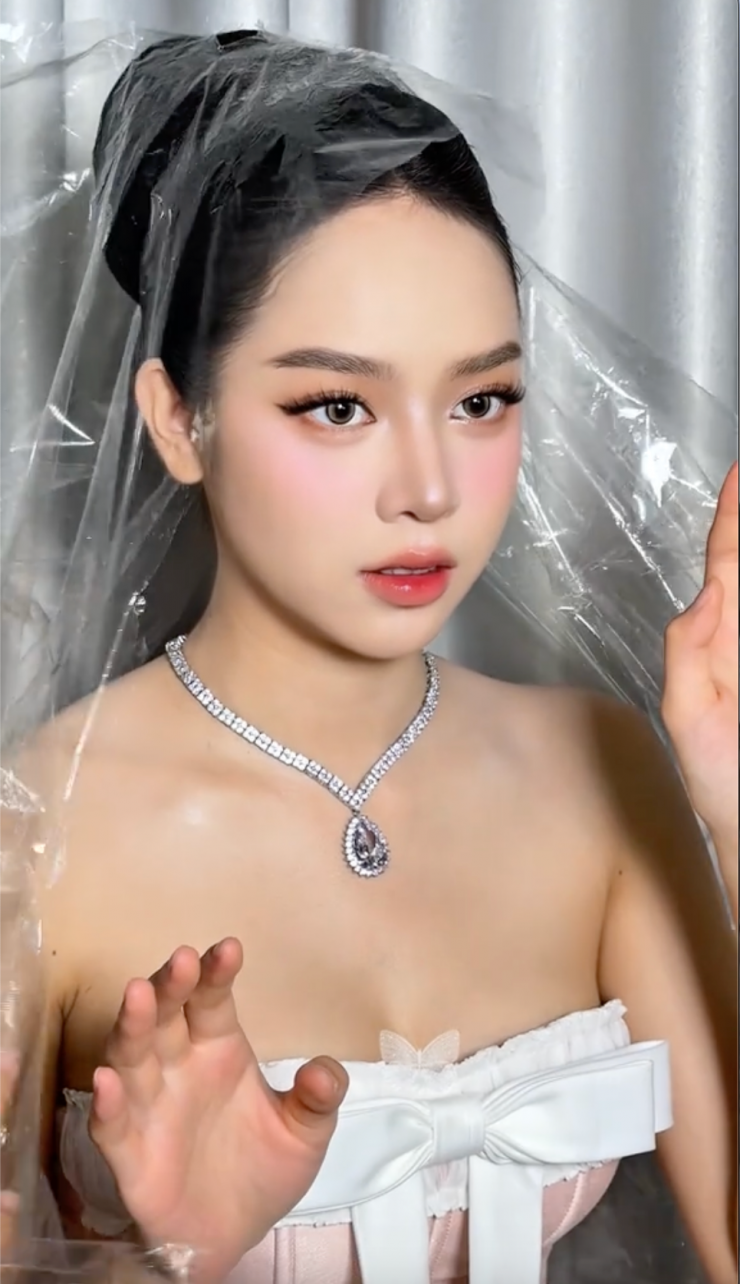 Video 'búp bê bị nhốt' Thanh Thủy hút 8 triệu lượt xem - 1