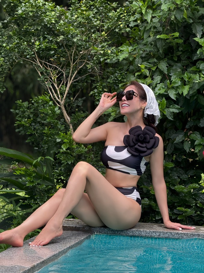 Ca sĩ cho biết cô duy trì tập gym với tạ nặng mỗi ngày để có cơ bắp, loại bỏ mỡ thừa đồng thời giúp tăng độ đàn hồi của làn da.