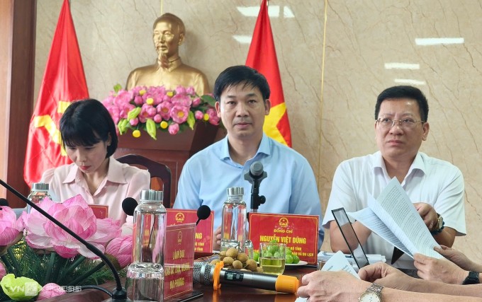 Ông Nguyễn Văn Dũng, Phó chủ tịch tỉnh Quảng Ninh, chủ trì họp báo. Ảnh: Duy Anh