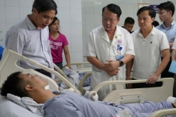 Nạn nhân vụ lật tàu ở Hạ Long bị sang chấn tâm lý