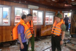 Công an khám nghiệm hiện trường tàu Vịnh Xanh 58