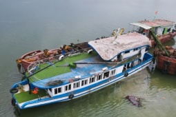 Thuyền viên tàu Vịnh Xanh 58: 'Tàu lật úp chỉ trong 10 giây'