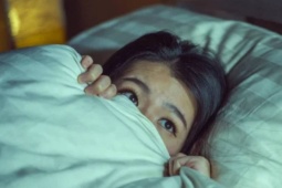 Những thói quen tưởng vô hại trước khi ngủ gây ác mộng