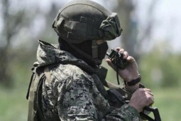 Lính Nga phát hiện mìn chống tăng Ukraine giấu trong... thân cây