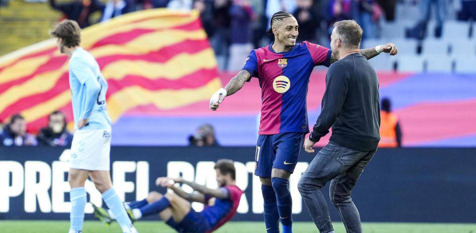 HLV Hansi Flick đã đưa nhiều ngôi sao Barca trở lại phong độ cao ngay trong mùa đầu dẫn dắt